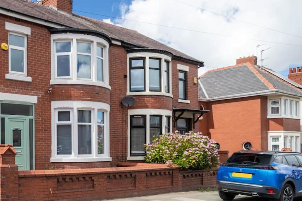 Xxhot Tubxx 4Bed Semi, Sleeps 8, 2 Bathrooms Blackpool Eksteriør billede